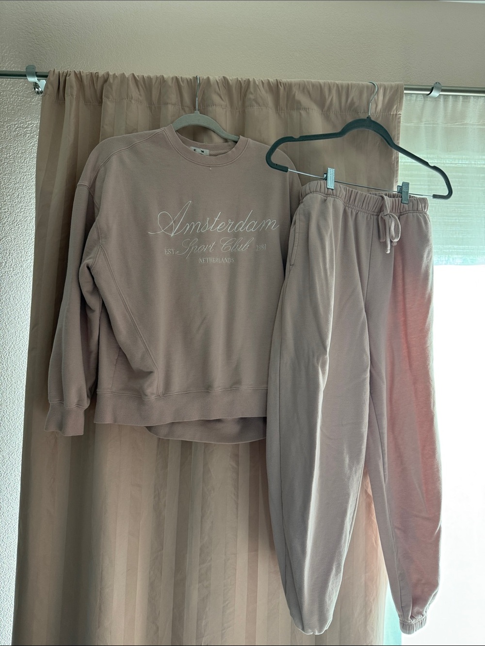 Garage Women’s Sweatshirt & Jogger Set - Dusty Rose